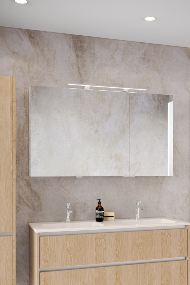 Three door mirror cabinet with top lighting Modena Q07